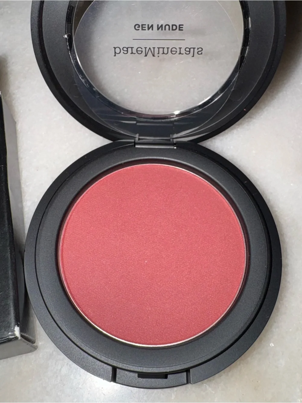 Gen nude powder blush